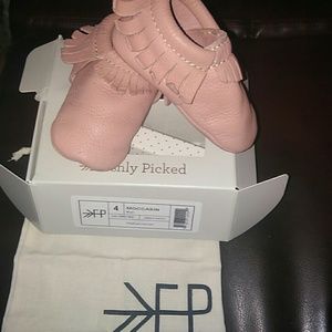 Freshly picked pink mocassins size 4